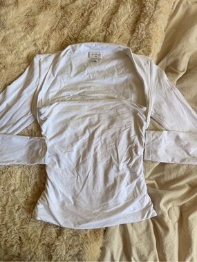 Aritzia womens White Long-Sleeve